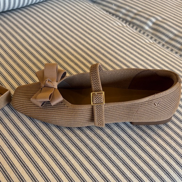 VIVAIA Women's Tan Square Toed Mary Jane Flats - Picture 11 of 14